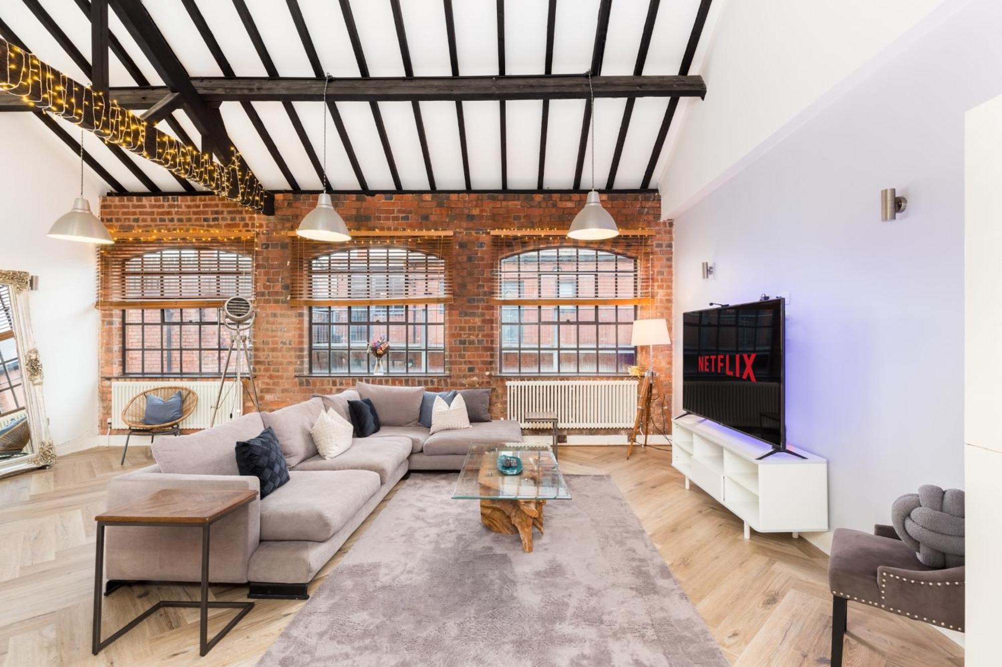 High End Luxury Townhouse In Jq, 4 Bedrooms, Flat Screen Tv In Rooms, Free Parking, Near Centre Deposit Required Birmingham