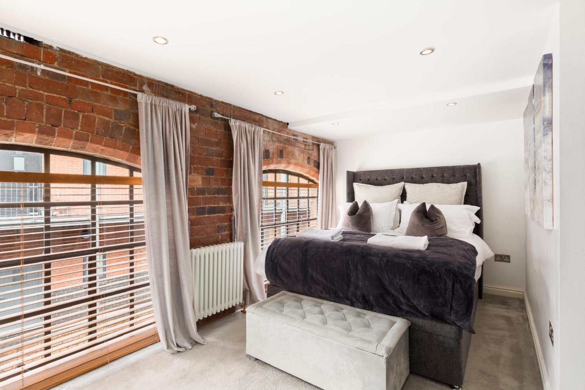 Holiday home High End Luxury Townhouse In Jq, 4 Bedrooms, Flat Screen Tv In Rooms, Free Parking, Near Centre Deposit Required
