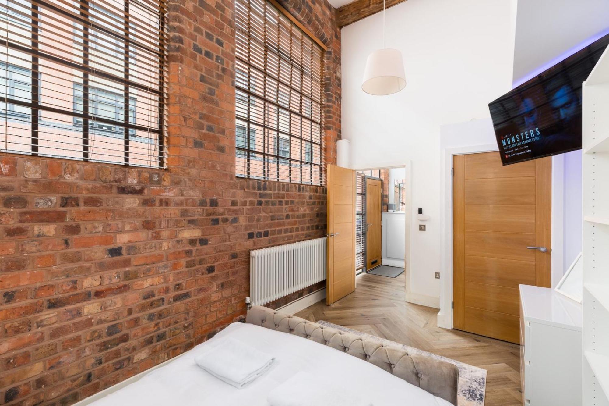 Holiday home High End Luxury Townhouse In Jq, 4 Bedrooms, Flat Screen Tv In Rooms, Free Parking, Near Centre Deposit Required *